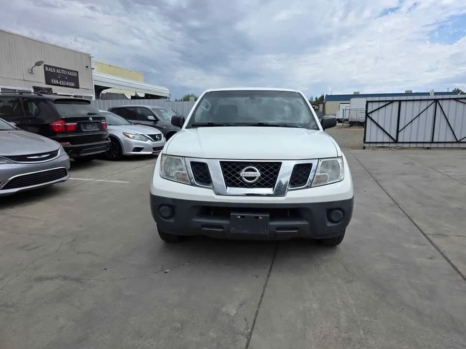 2018 Nissan Frontier S - Photo 2