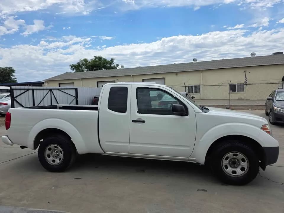 2018 Nissan Frontier S - Photo 4