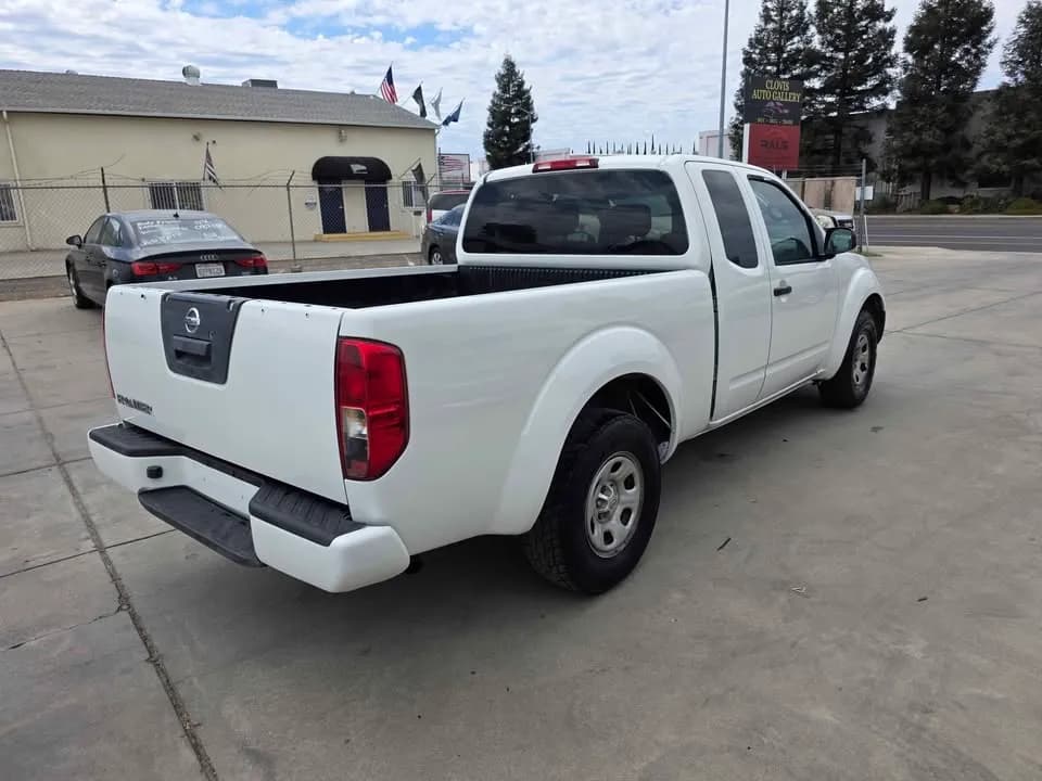 2018 Nissan Frontier S - Photo 5