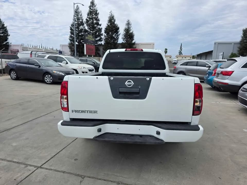 2018 Nissan Frontier S - Photo 6